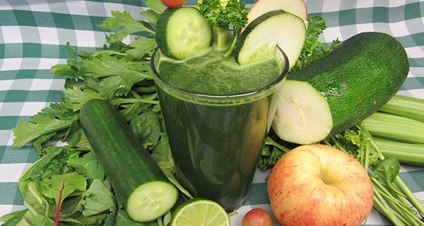 Vegetais e frutas são excelentes e nutritivas combinações para sucos saudáveis